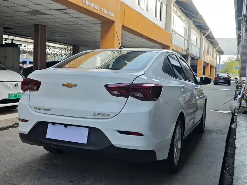 Chevrolet Cavalier — миниатюра 9