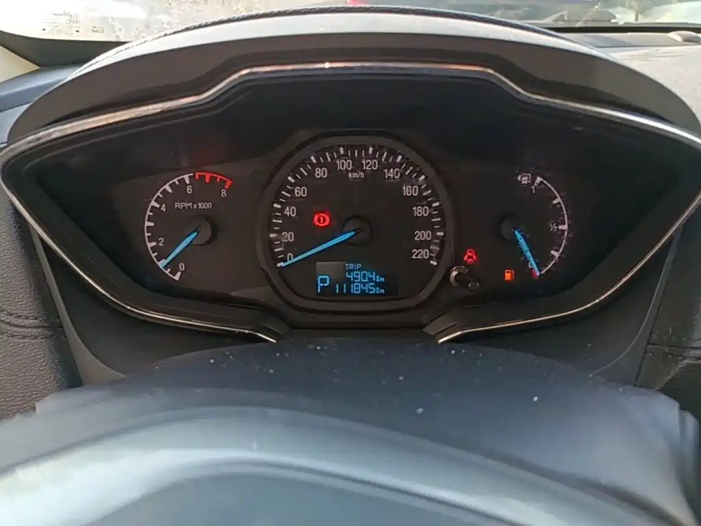 Ford Escort — миниатюра 12