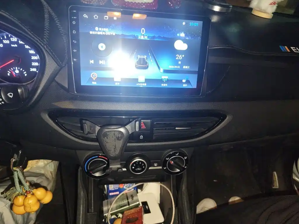 Hyundai Elantra — миниатюра 9