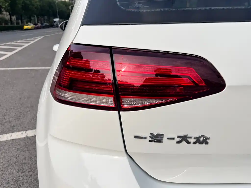 Volkswagen Golf — миниатюра 18