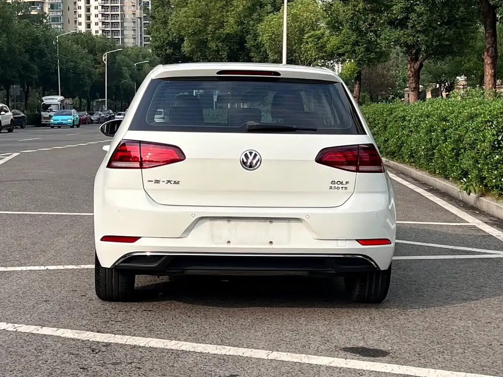 Volkswagen Golf — миниатюра 32