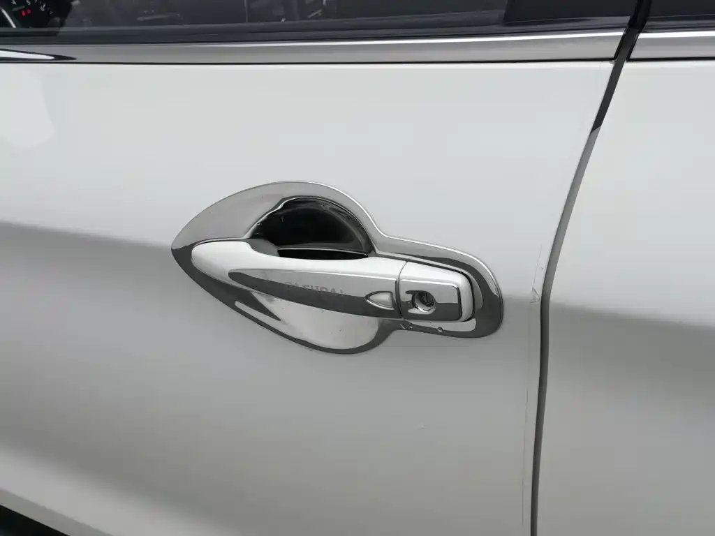 Nissan Qashqai — миниатюра 18
