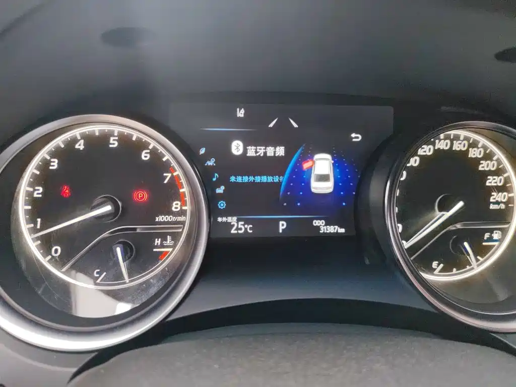 Toyota Camry — миниатюра 12