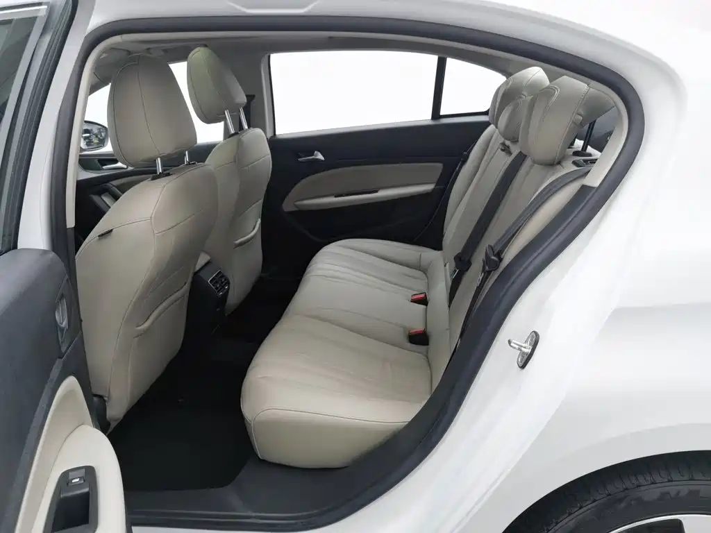 Peugeot 408 — миниатюра 15