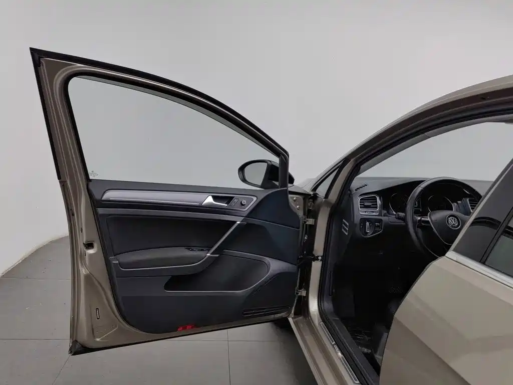 Volkswagen Golf — миниатюра 8