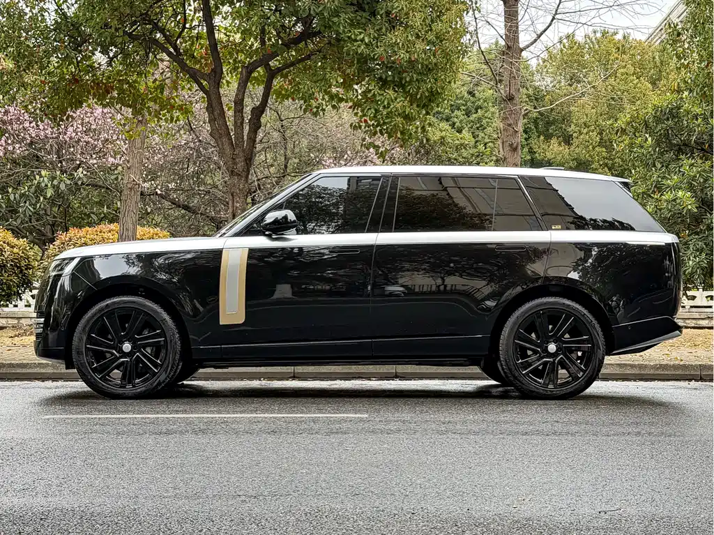 Land Rover Range Rover 2024 3.0 L6 400PS Long Wheelbase