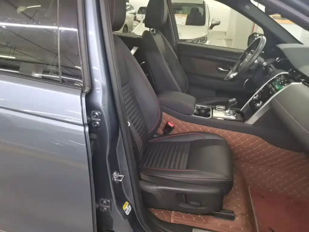 Land Rover Discovery Sport — миниатюра 25