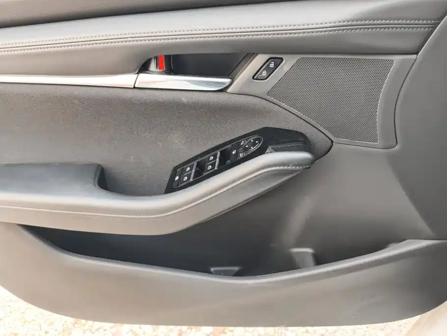 Mazda 3 Axela — миниатюра 7