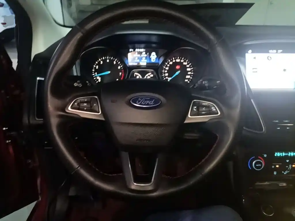 Ford Focus — миниатюра 11