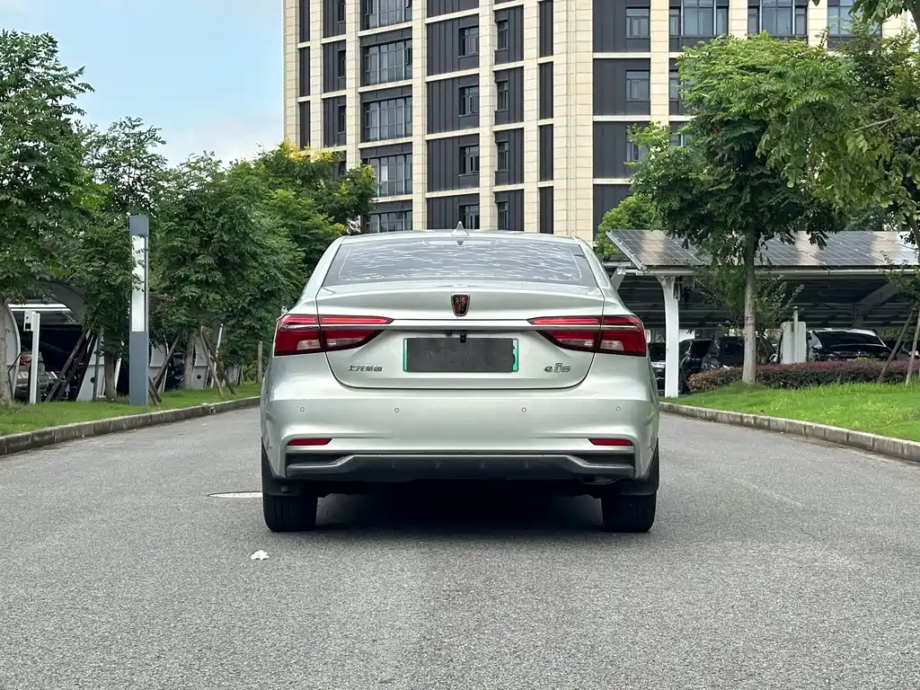 Roewe i6 New Energy — миниатюра 5