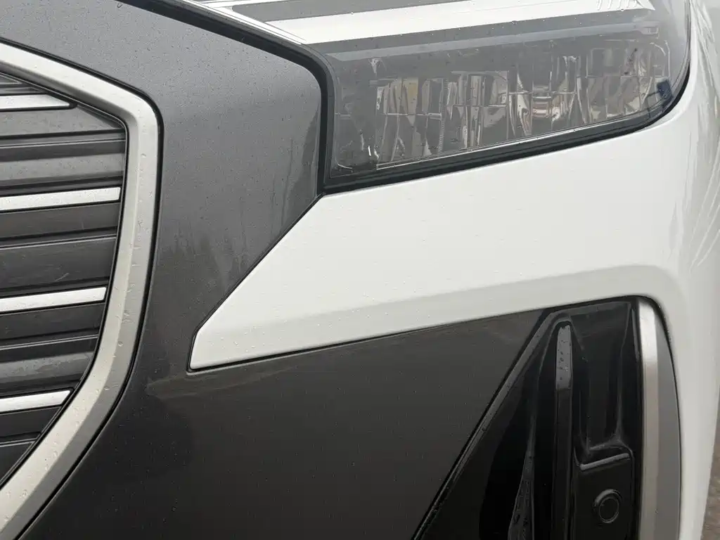 Audi Q4 e-tron — миниатюра 11