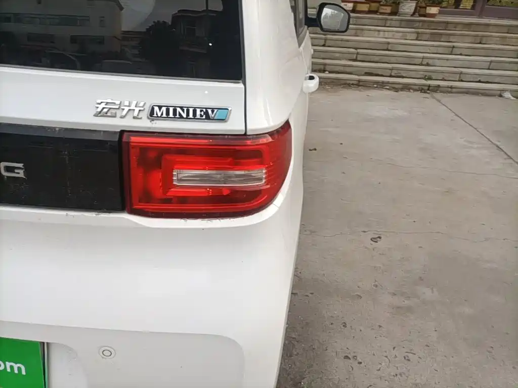 Wuling MINIEV — миниатюра 8