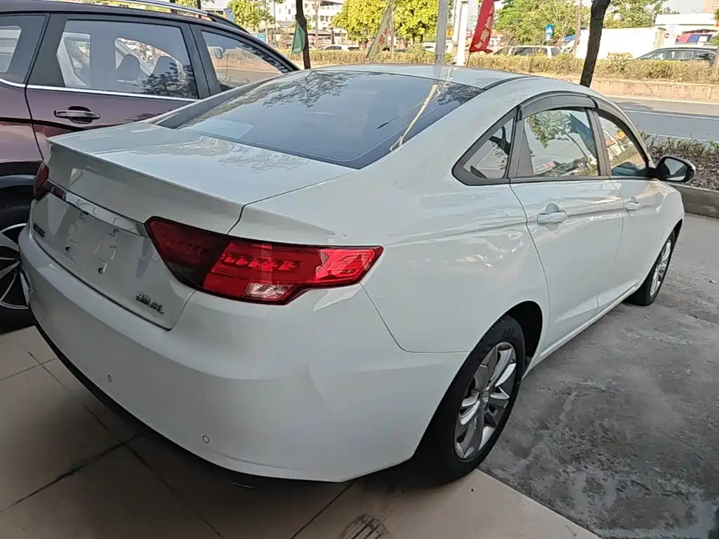 Geely Emgrand GL — миниатюра 7