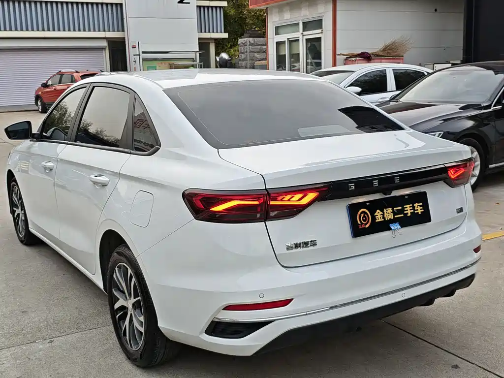 Geely Emgrand — миниатюра 2