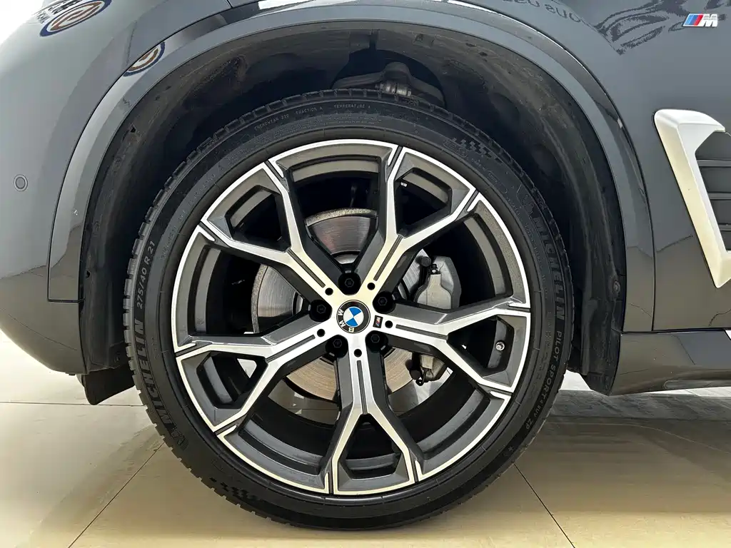 BMW X5 2023 xDrive 30Li Premium M Sport