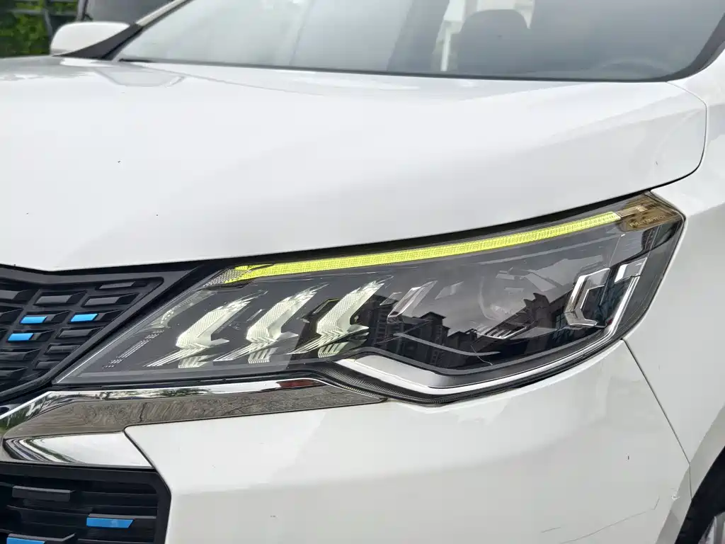 SAIC MAXUS EVERYONE 5