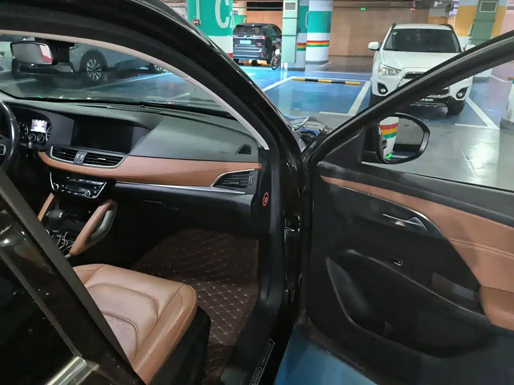 Borgward BX7 — миниатюра 19