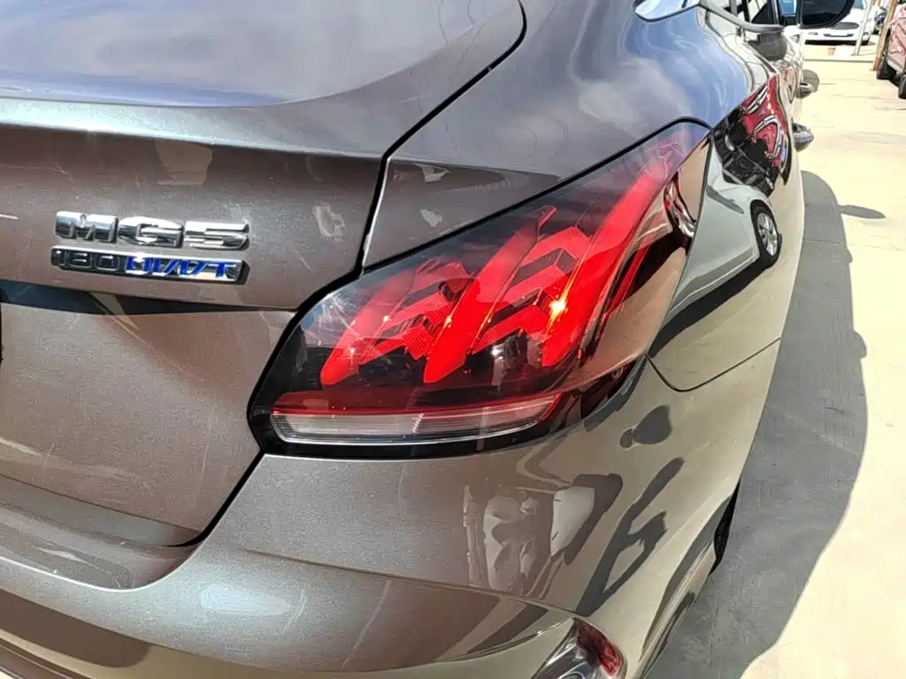 MG MG5 — миниатюра 8