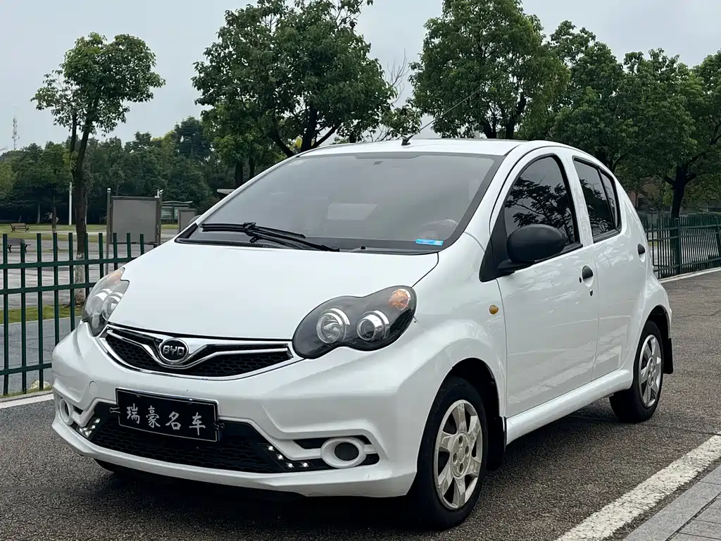 BYD F0