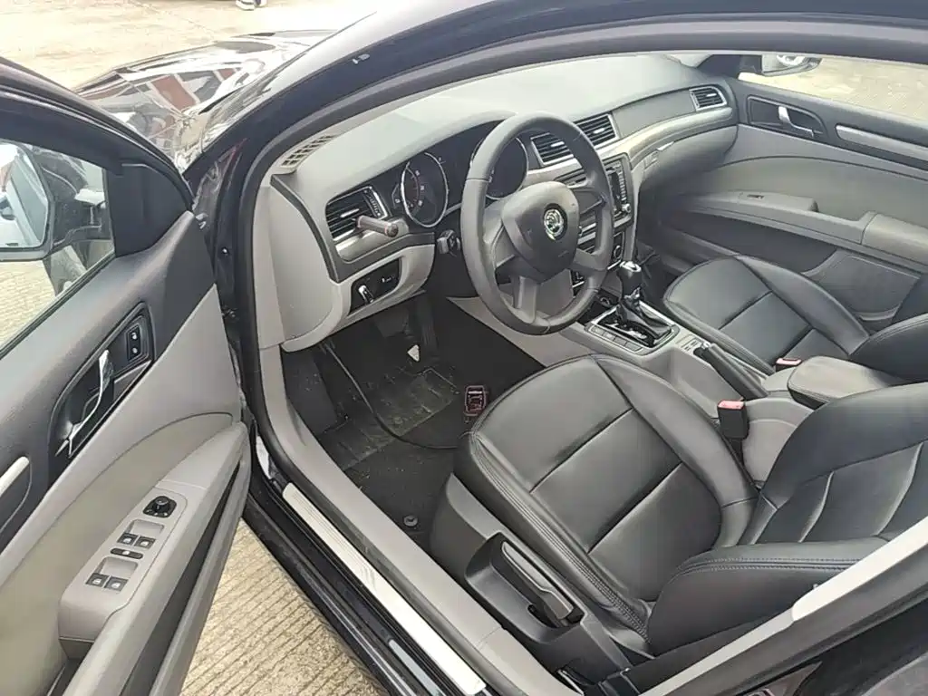 Skoda Superb — миниатюра 16