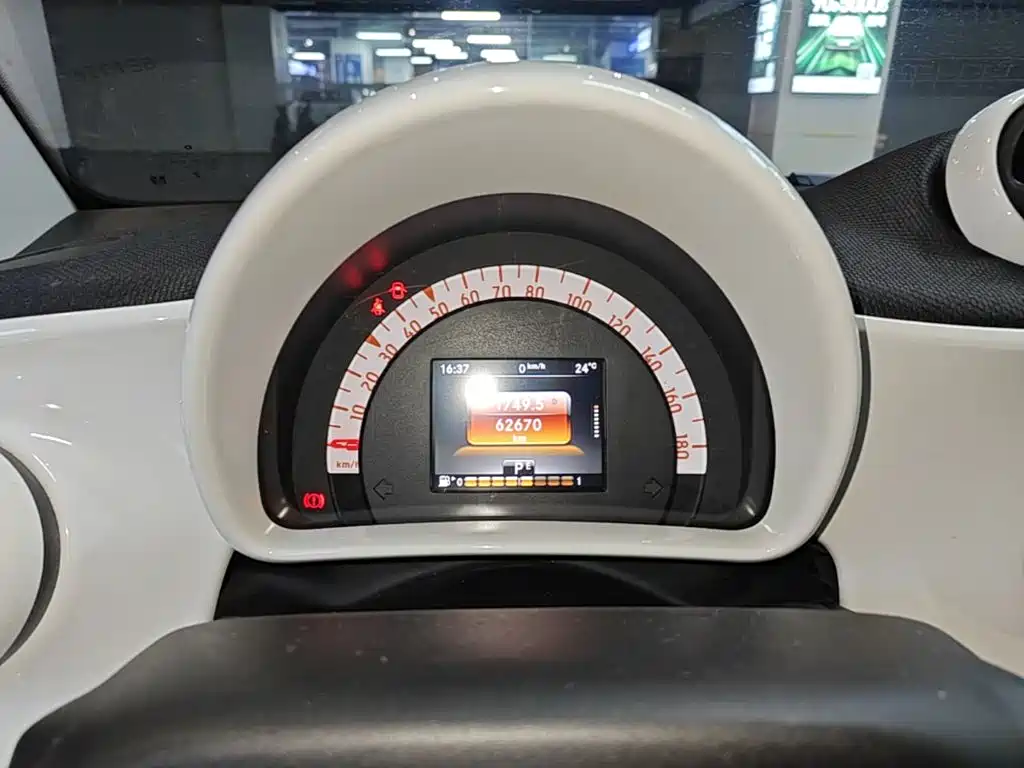 smart Smart Fortwo — миниатюра 12