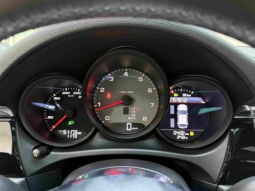 Porsche Macan — миниатюра 8