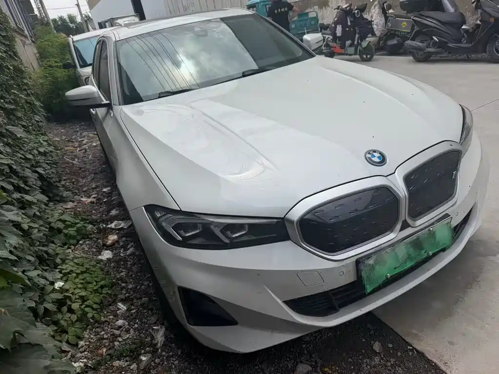 BMW i3 2022 eDrive 35 L