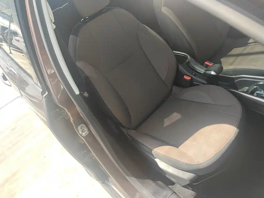 Peugeot 2008 — миниатюра 25
