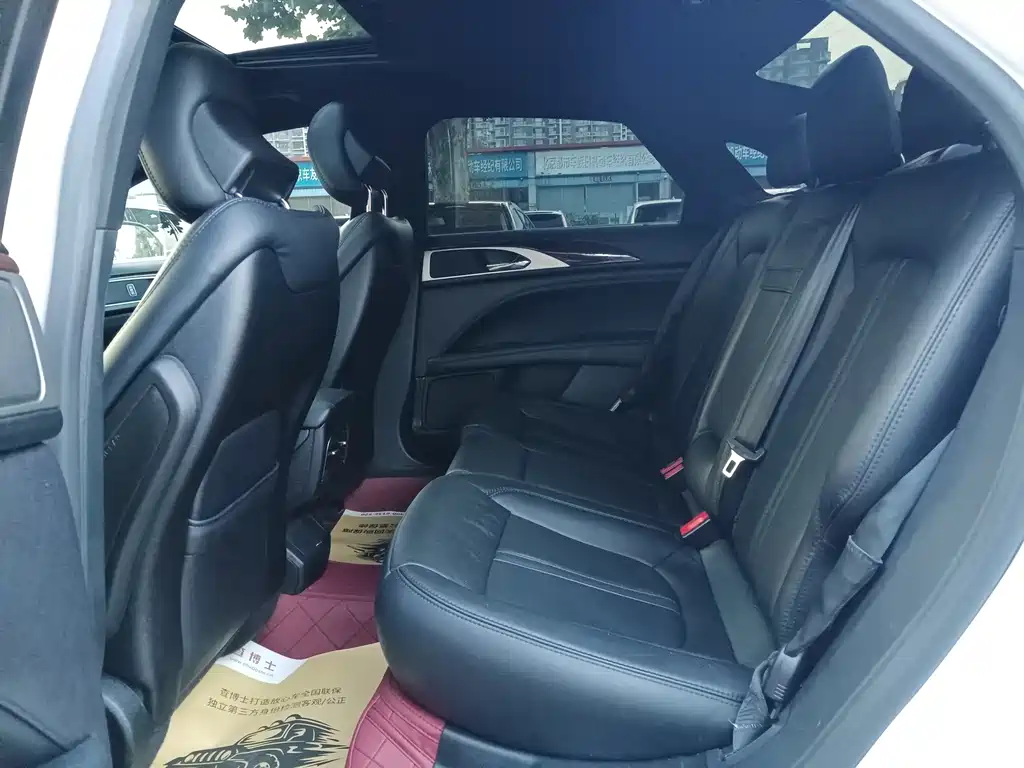 Lincoln MKZ — миниатюра 6