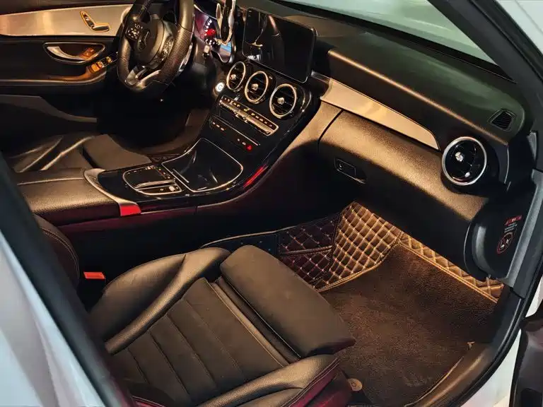 Mercedes-Benz C-Class — миниатюра 12