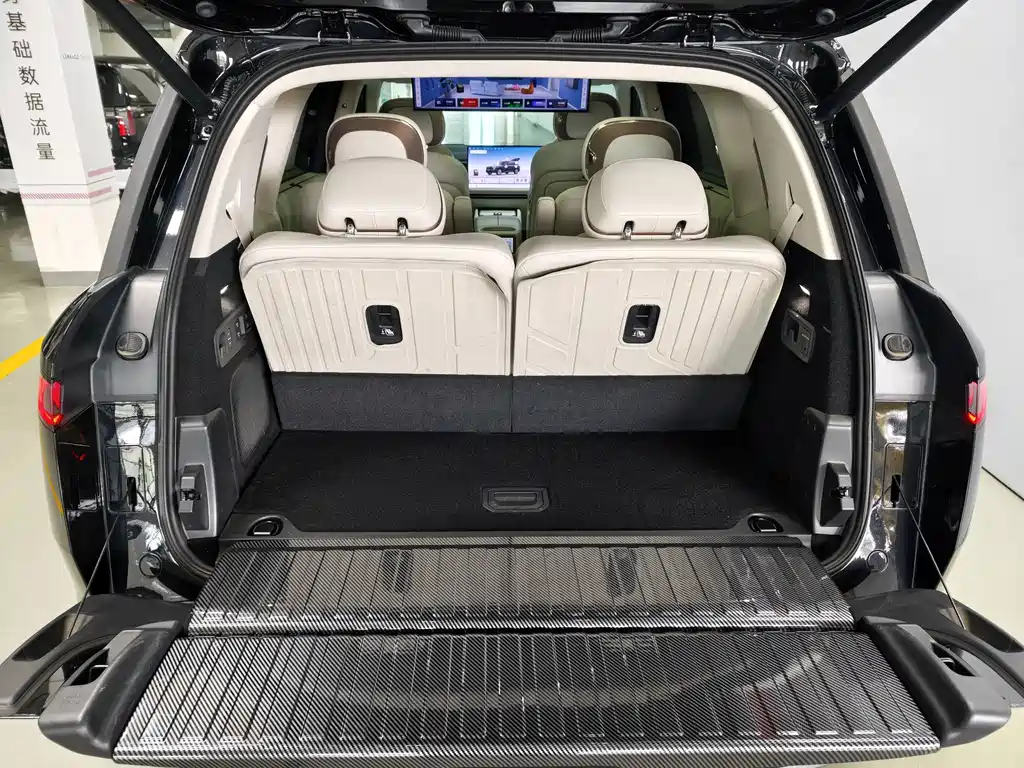 Lynk & Co 900 — миниатюра 14