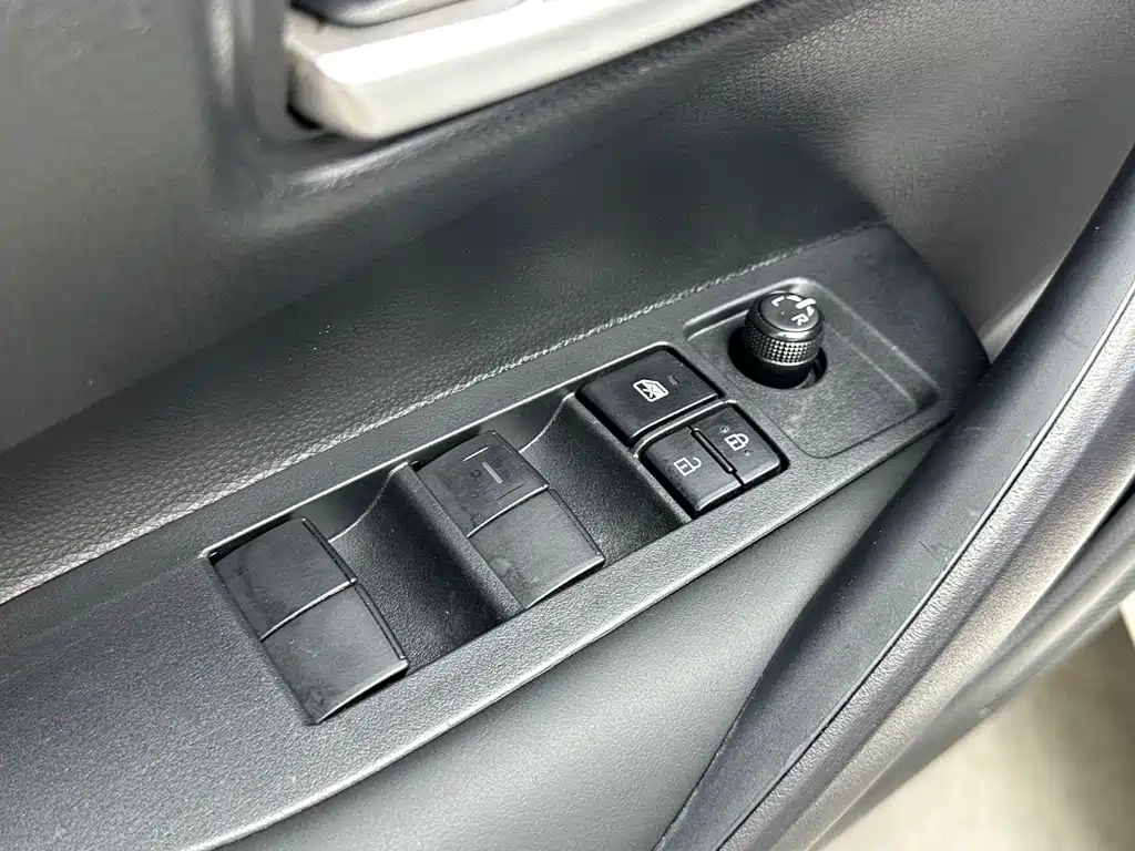 Toyota Corolla — миниатюра 10