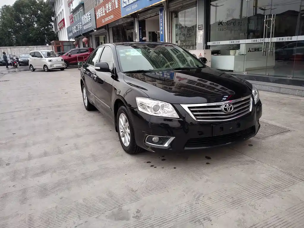 Toyota Camry — миниатюра 2