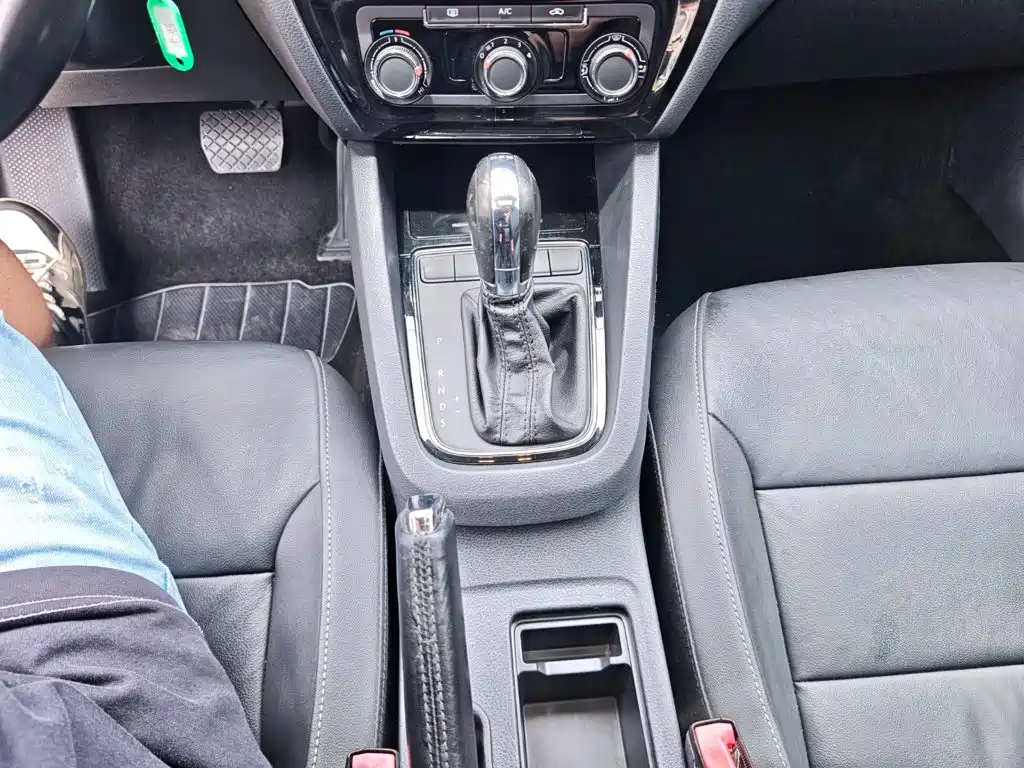 Volkswagen Sagitar — миниатюра 15