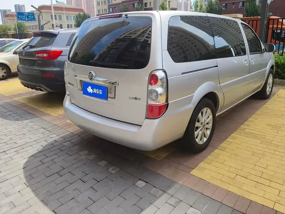 Buick GL8 — миниатюра 3