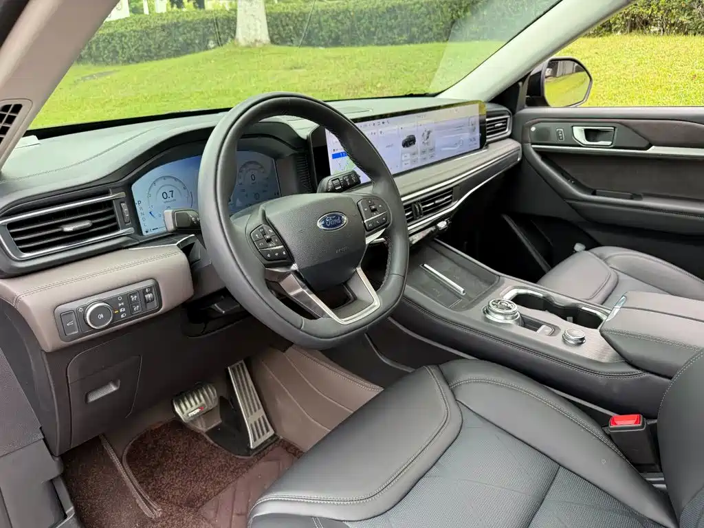 Ford Explorer — миниатюра 7