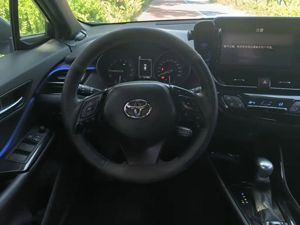 Toyota C-HR — миниатюра 11