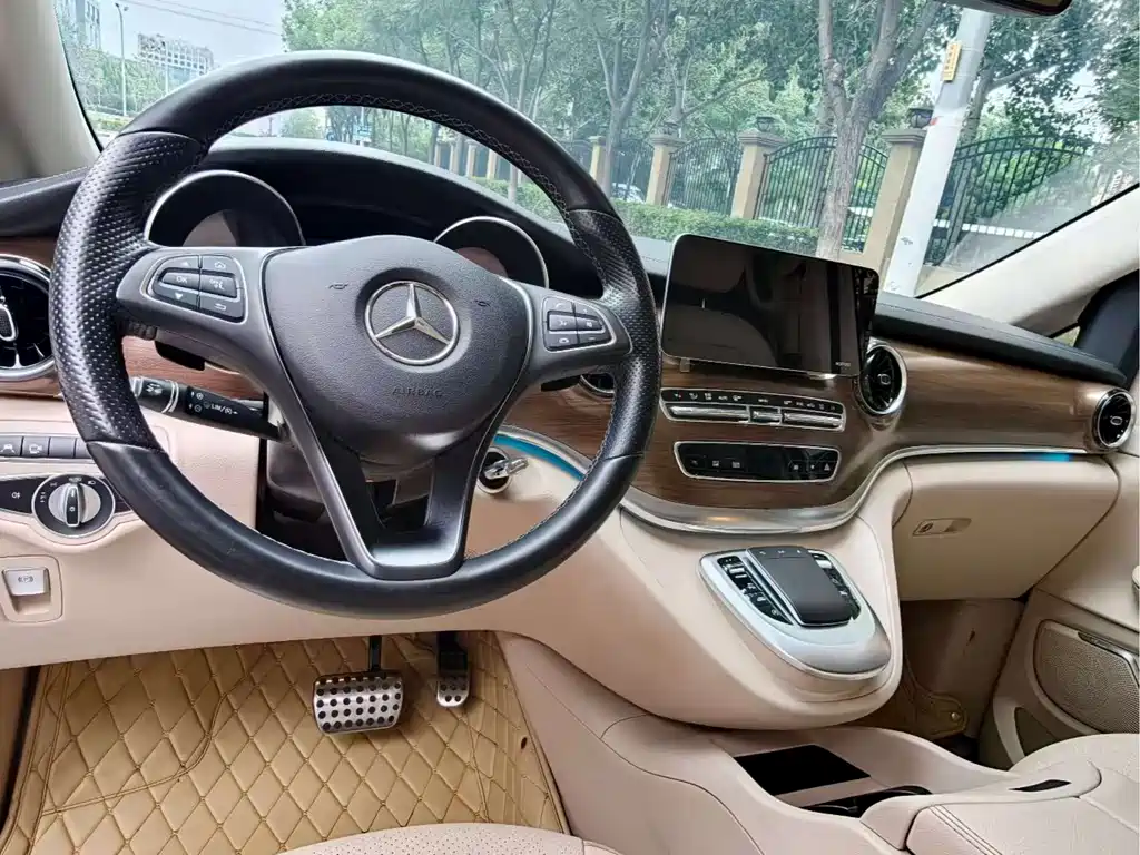 Mercedes-Benz V-Class — миниатюра 24