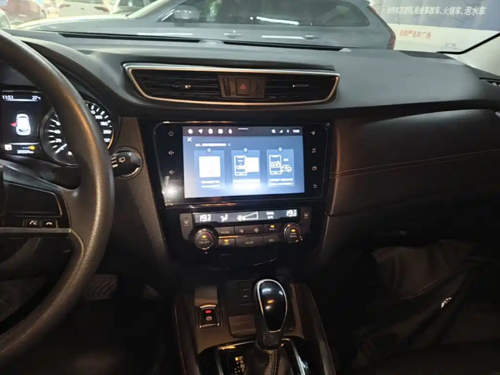 Nissan Qashqai — миниатюра 13