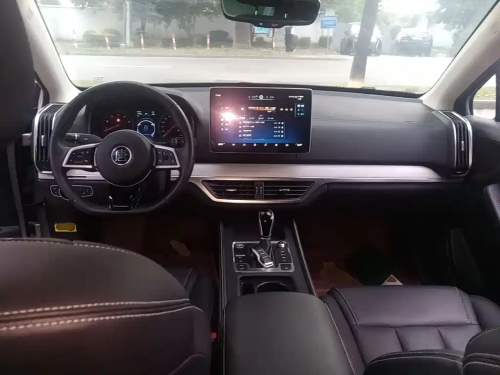 BYD Tang — миниатюра 10