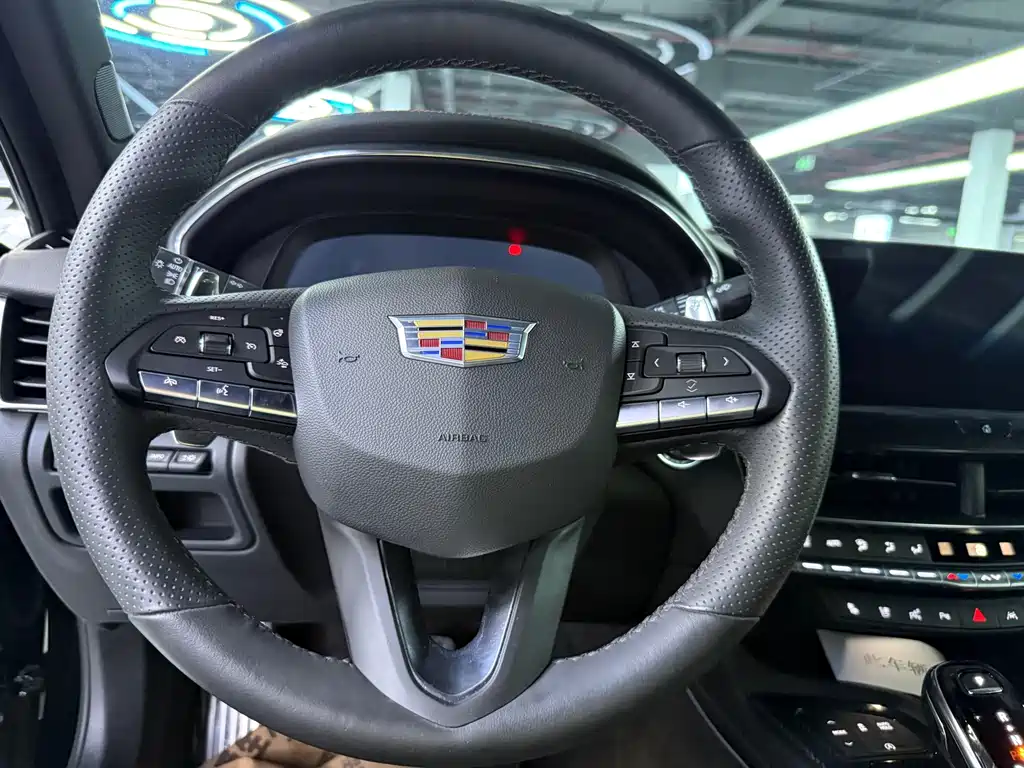 Cadillac CT5 — миниатюра 6