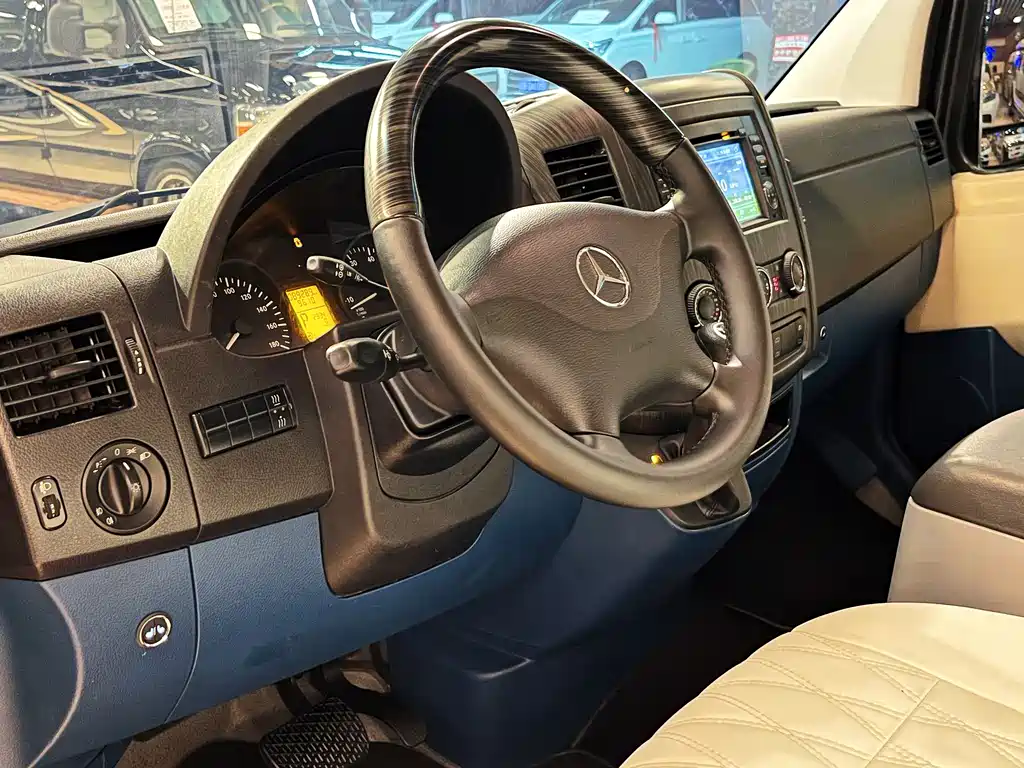 Mercedes-Benz Sprinter 2015 3.5L AT