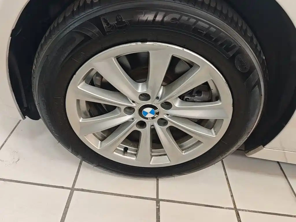 BMW 5 Series — миниатюра 23