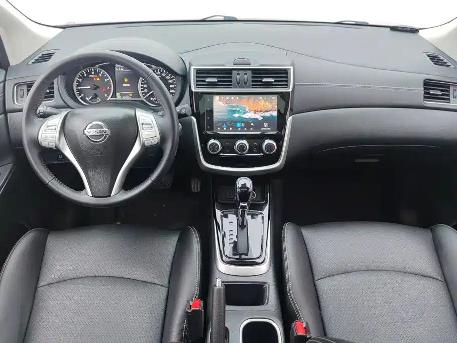 Nissan Tiida — миниатюра 12