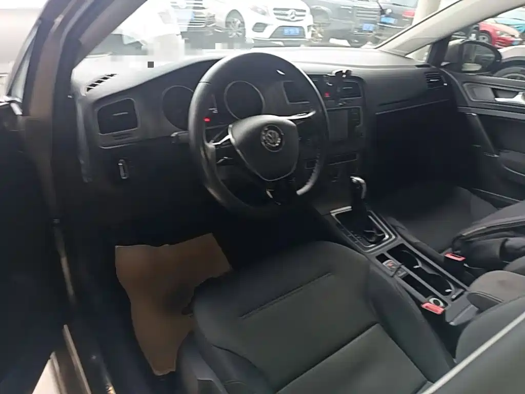Volkswagen Golf — миниатюра 10