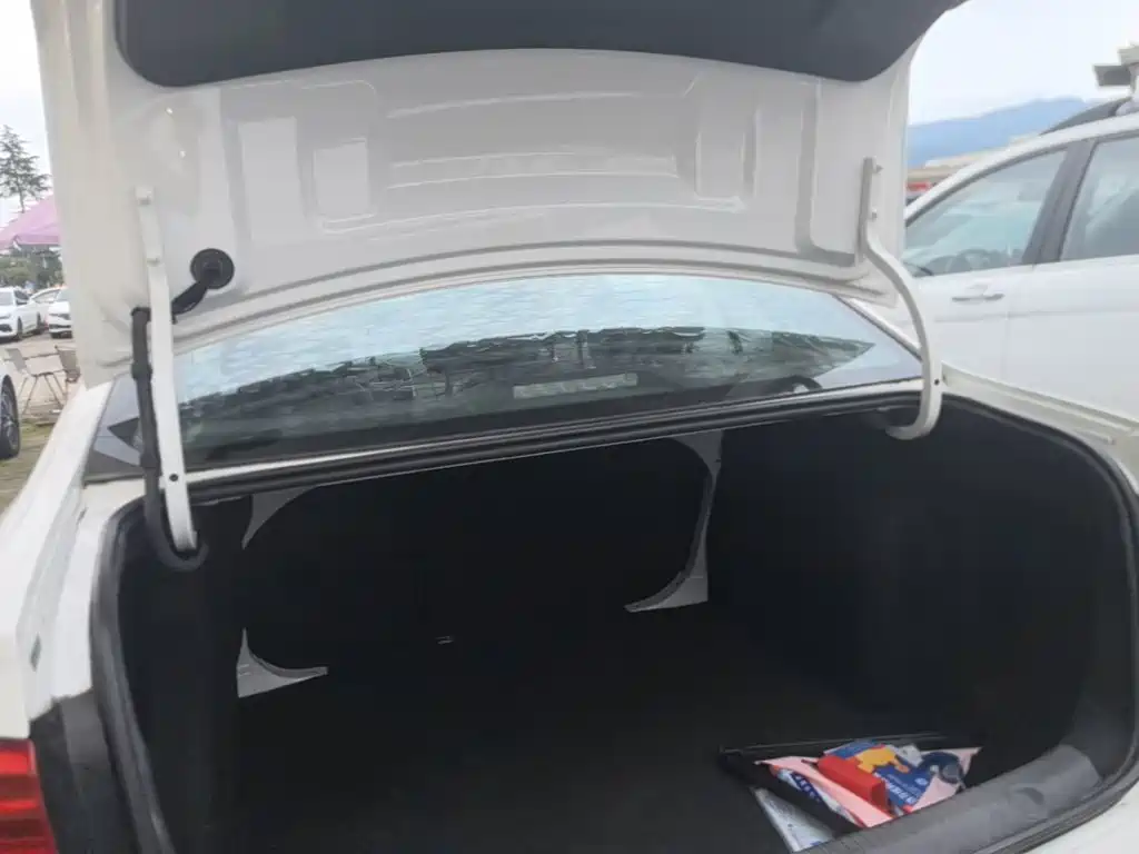 Volkswagen Lavida — миниатюра 19