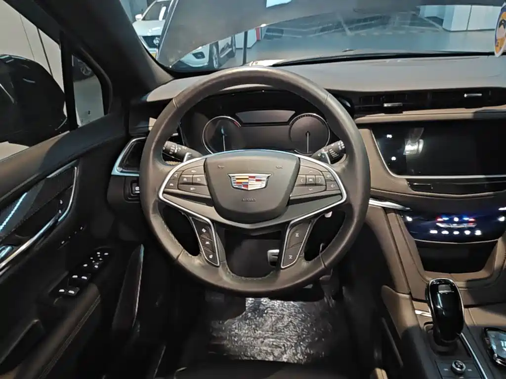 Cadillac XT5 — миниатюра 11