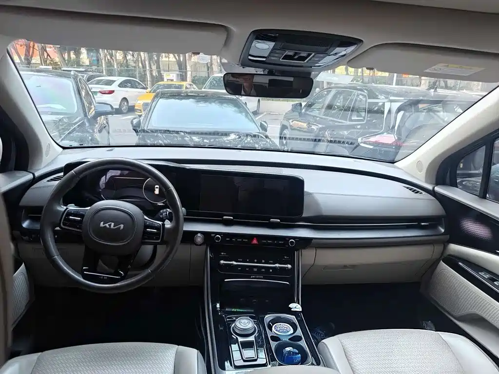 Kia Carnival — миниатюра 4