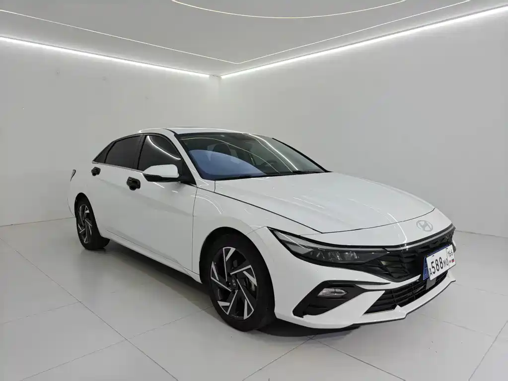 Hyundai Elantra — миниатюра 3