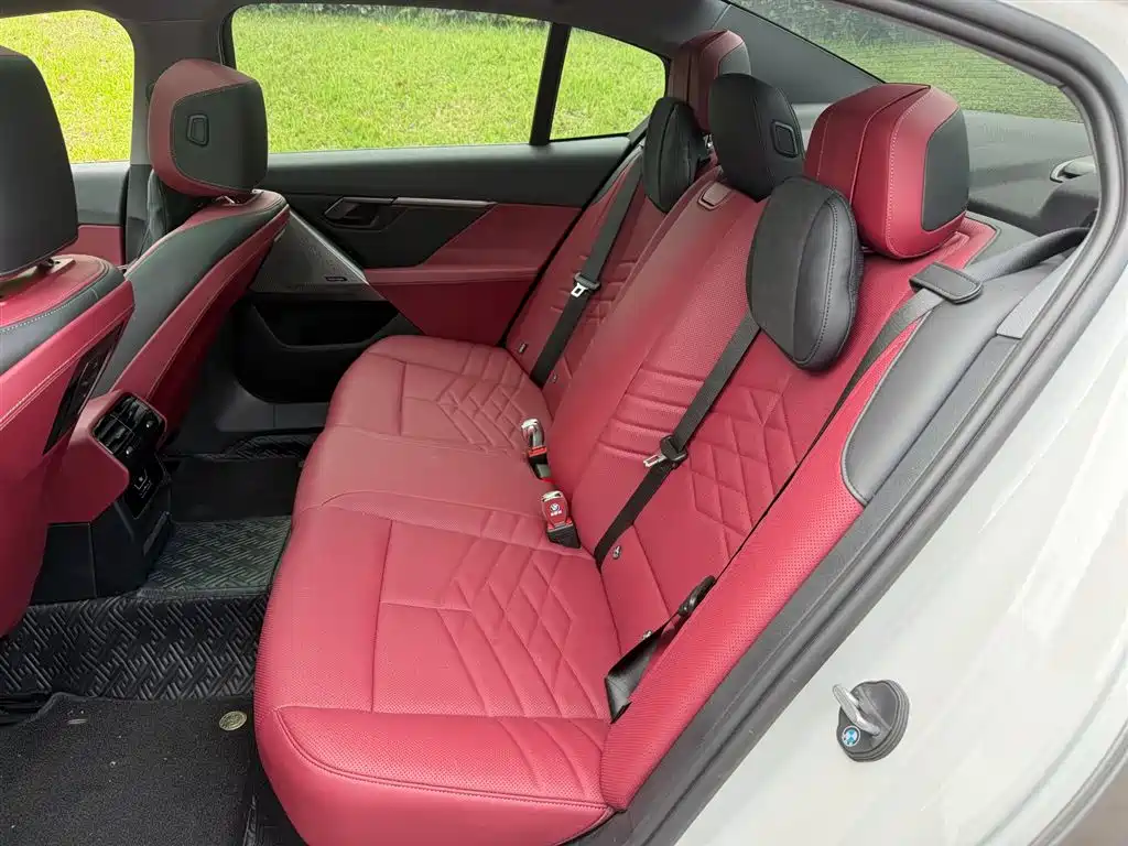 BMW i5 2025 eDrive 40L M Sport